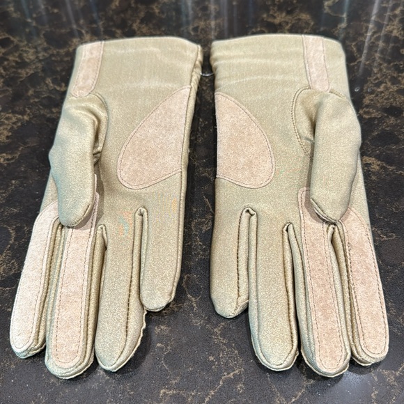 Isotoner quilted brown/gold Vintage gloves with suede fingers and palms!  NWOT - Picture 2 of 10